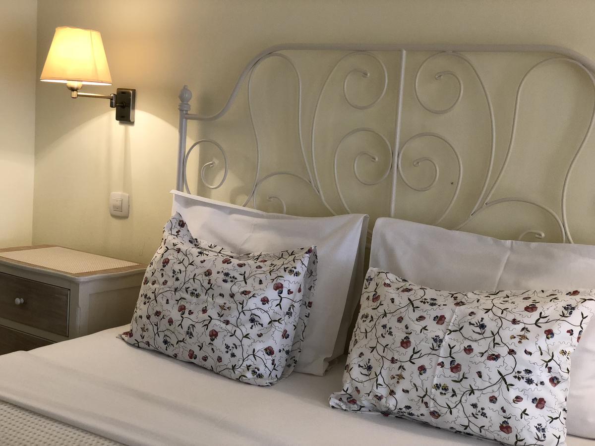 Guest House Sea Breeze Свети Стефан Екстериор снимка